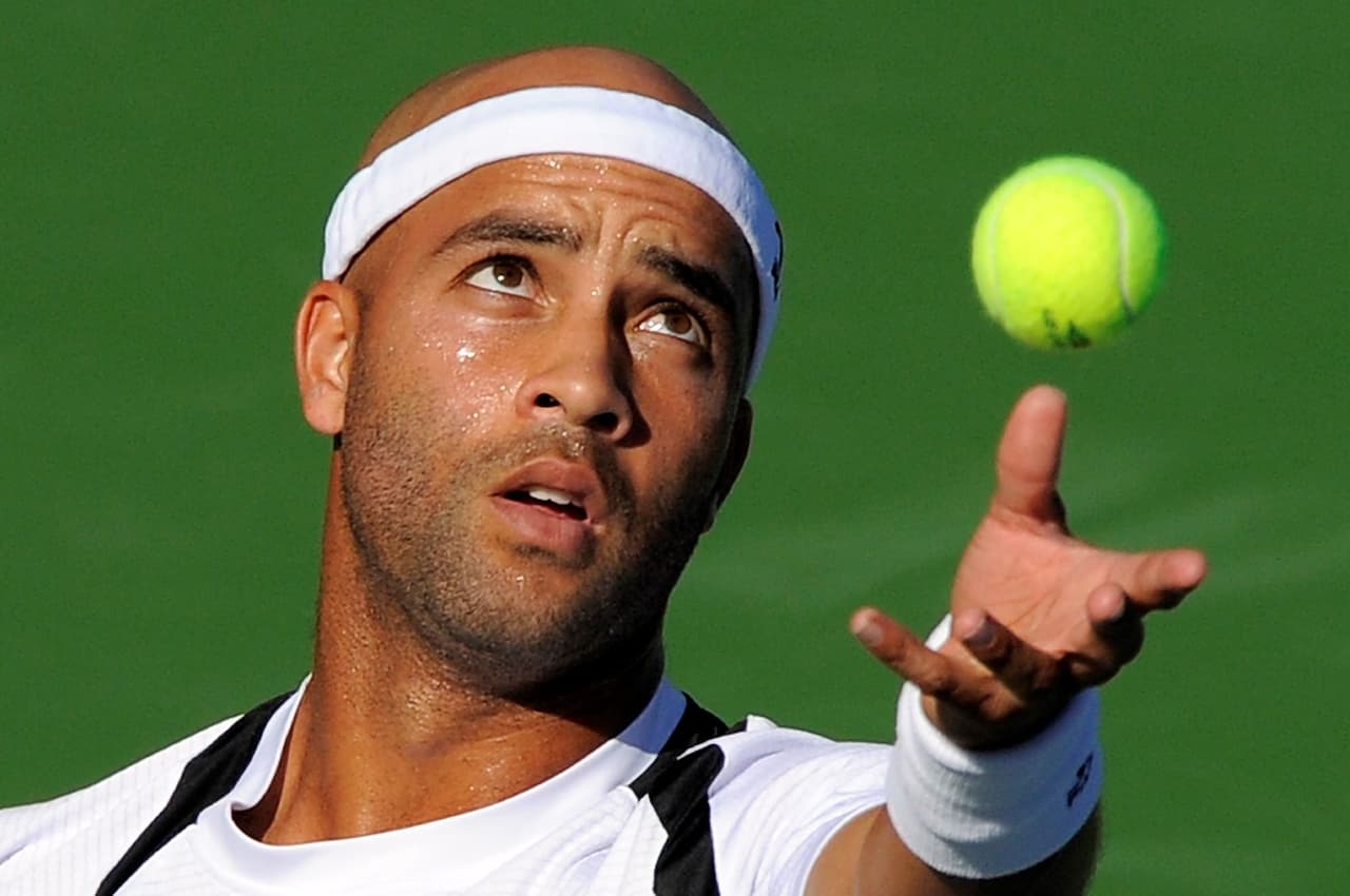 James Blake recuerda incidente con policía en NY