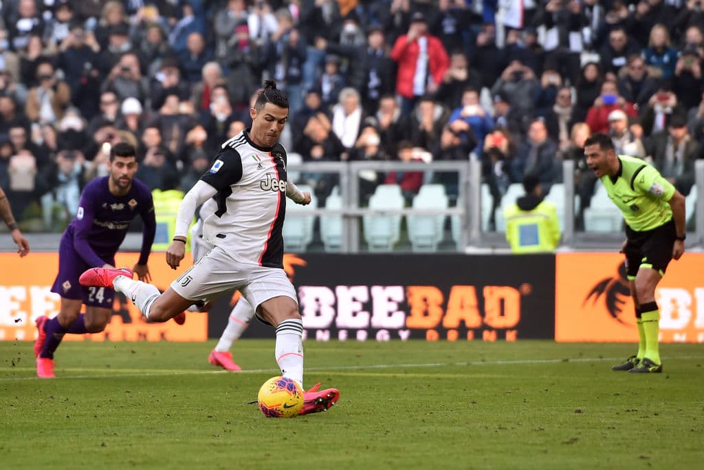 Cristiano Ronaldo marcó dos goles y llegó a 50 con la Juventus.
