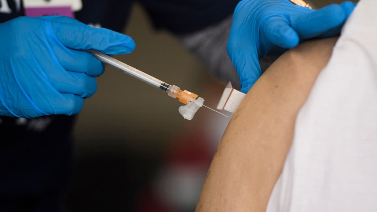 ¿Cómo logró la ciudad de Long Beach llegar al 70% de personas vacunadas contra el coronavirus?