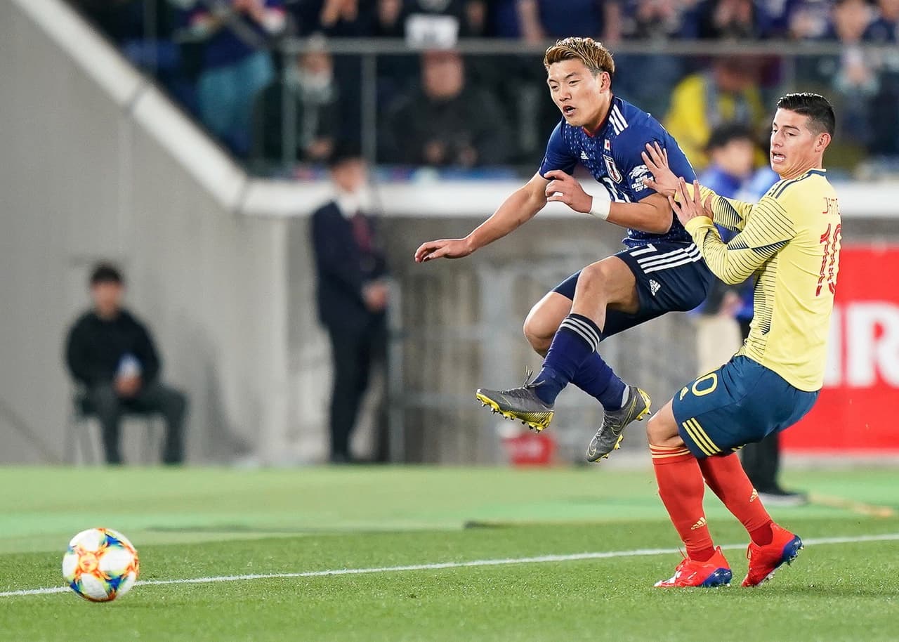 Los cafeteros salieron al campo con un 4-4-2 con James Rodríguez, Falcao García, Luis Fernando Muriel, Wilmar Barrios, Yerry Mina y Dávinson Sánchez como principales hombres.