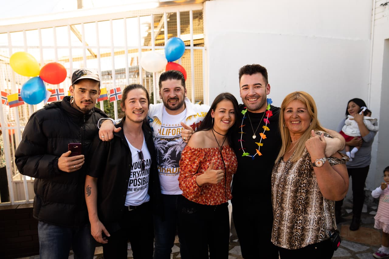 John Aarsheim con sus hermanos y su madre en Bogotá.