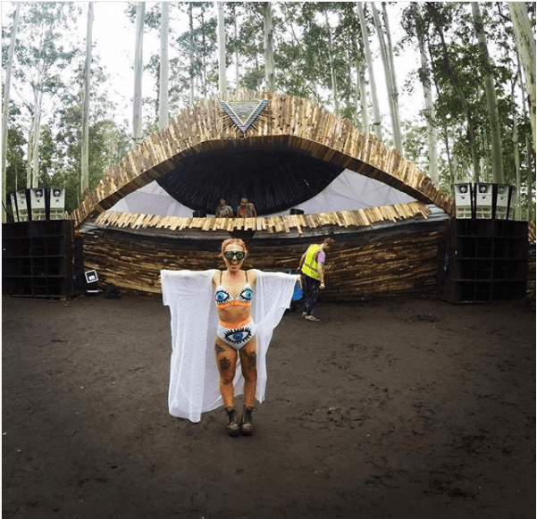 La joven diseñadora tiene residencia actual en Sydney, Australia, y se ha confesado como una gran admiradora de las hermanas Kylie y Kendall Jenner.