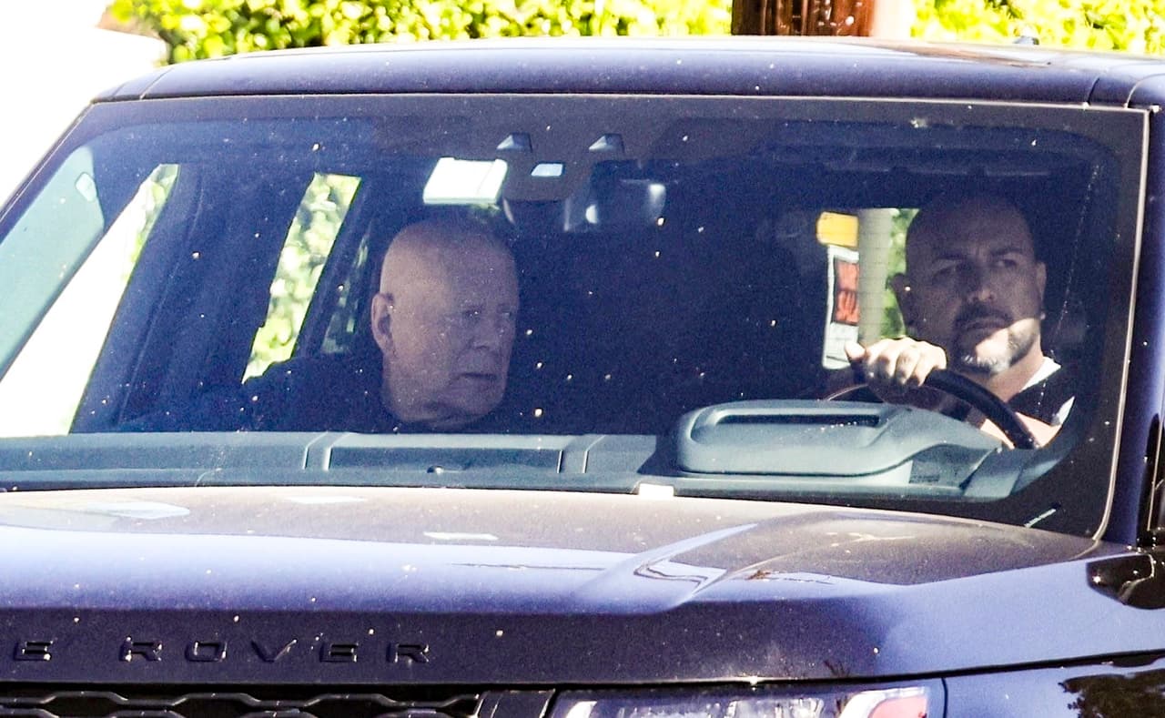 Bruce Willis durante un paseo en Studio City, en Los Ángeles.