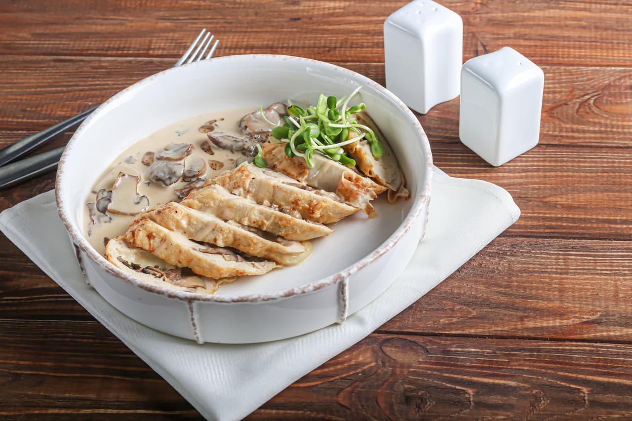 Medallones de pollo en salsa de champiñones | Reto 28