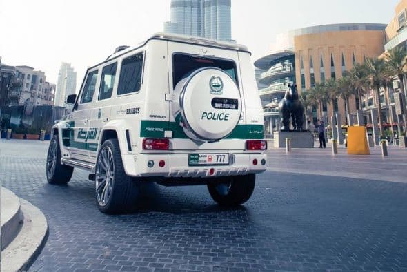 Policía de Dubai: G700 BRABUS- Motor V8 Twin-Turbo 5.5 Lts Potencia 700 HP Velocidad Máxima 187 mph (300 km/h) Aceleración (0-60mph) 4.8 segundos Precio N/A