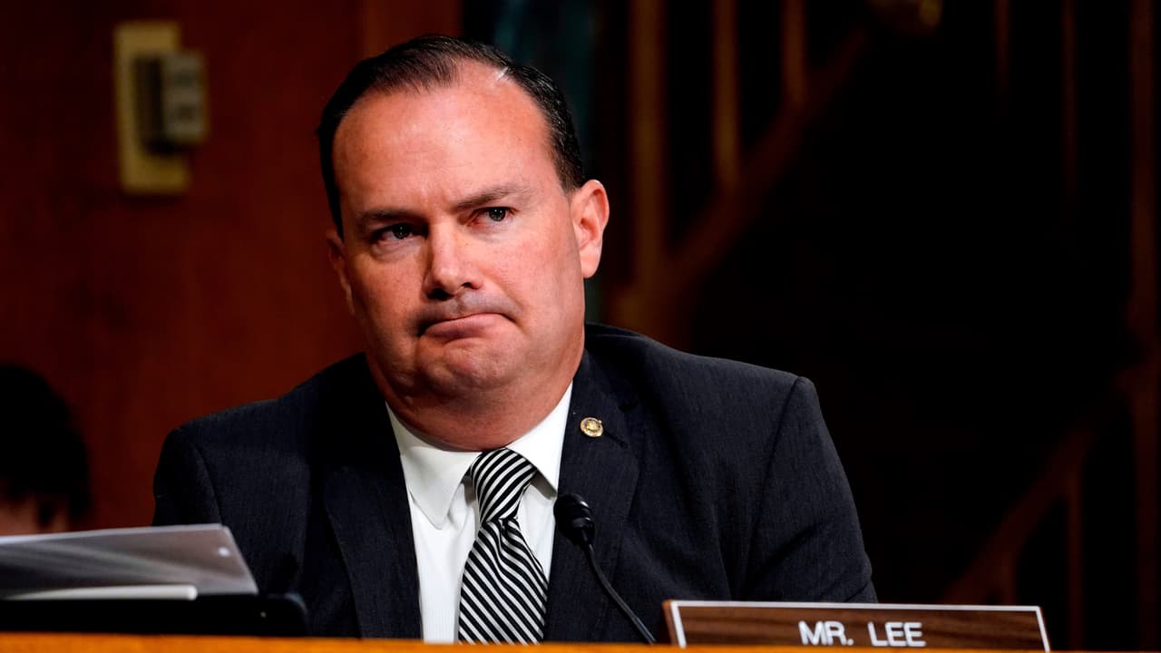 Mike Lee busca castigar escuelas que den oportunidades deportivas a mujeres transgénero