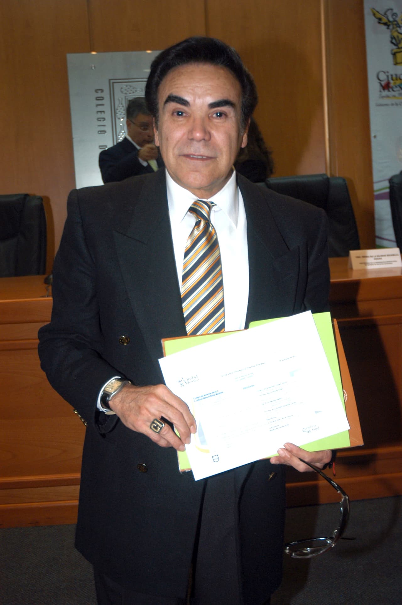 “En la operación o en algún lugar contrajo una bacteria y eso lo empezó a hacerse convulsionar y a tener taquicardias, entonces no sabían que era una bacteria”, detalló.