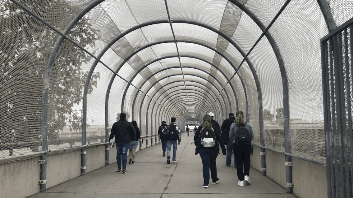 "Cobramos en pesos": el maltrato a trabajadores mexicanos en EEUU que el gobierno dice ocurre en toda la frontera