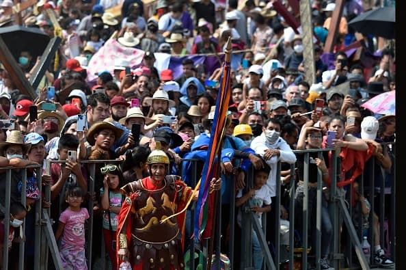 De acuerdo con representantes del Comité Organizador, este año se esperaba que al menos 1.5 millones de personas fueran testigos de la celebración religiosa en las calles de Iztapalapa.
<br>