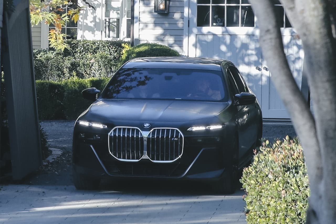 Ben Affleck y Jennifer Garner salieron juntos de la residencia de él a bordo de un vehículo.