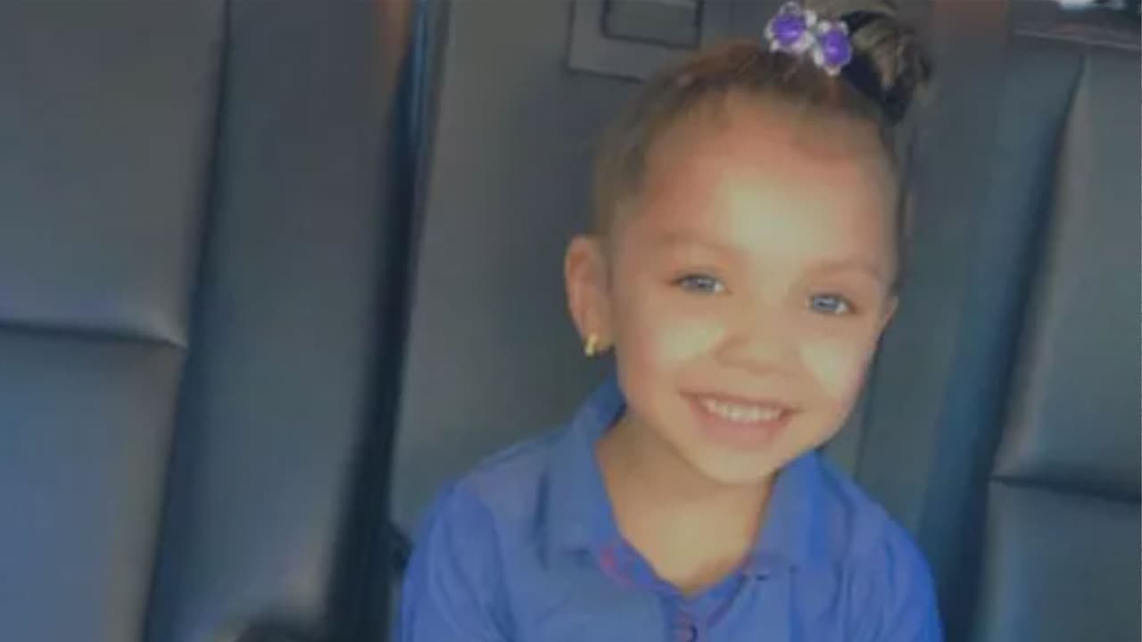 Donelson viajaba con su hermano, de 8, quien sufrió también de un disparo en el brazo desde un vehículo en movimiento.