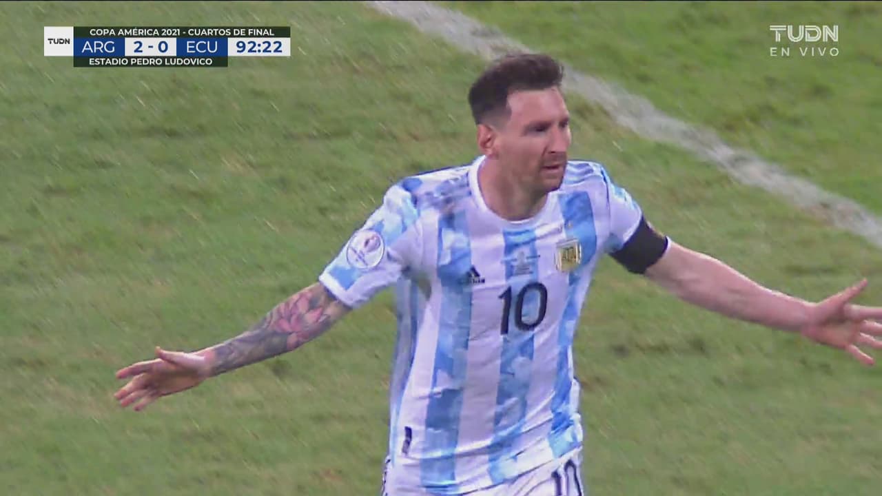 ¡Actuación sublime! Lionel Messi hace un golazo de tiro libre para el 3-0