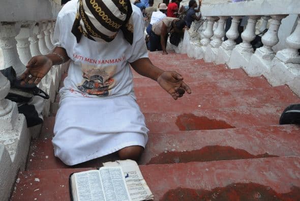 "No hay polvo de cólera, no hay zombies de cólera, ni espíritu de cólera" y los sacerdotes del vudú "no pueden aliviar el cólera ni hacer un polvo que contagie el cólera", agregó el escrito.