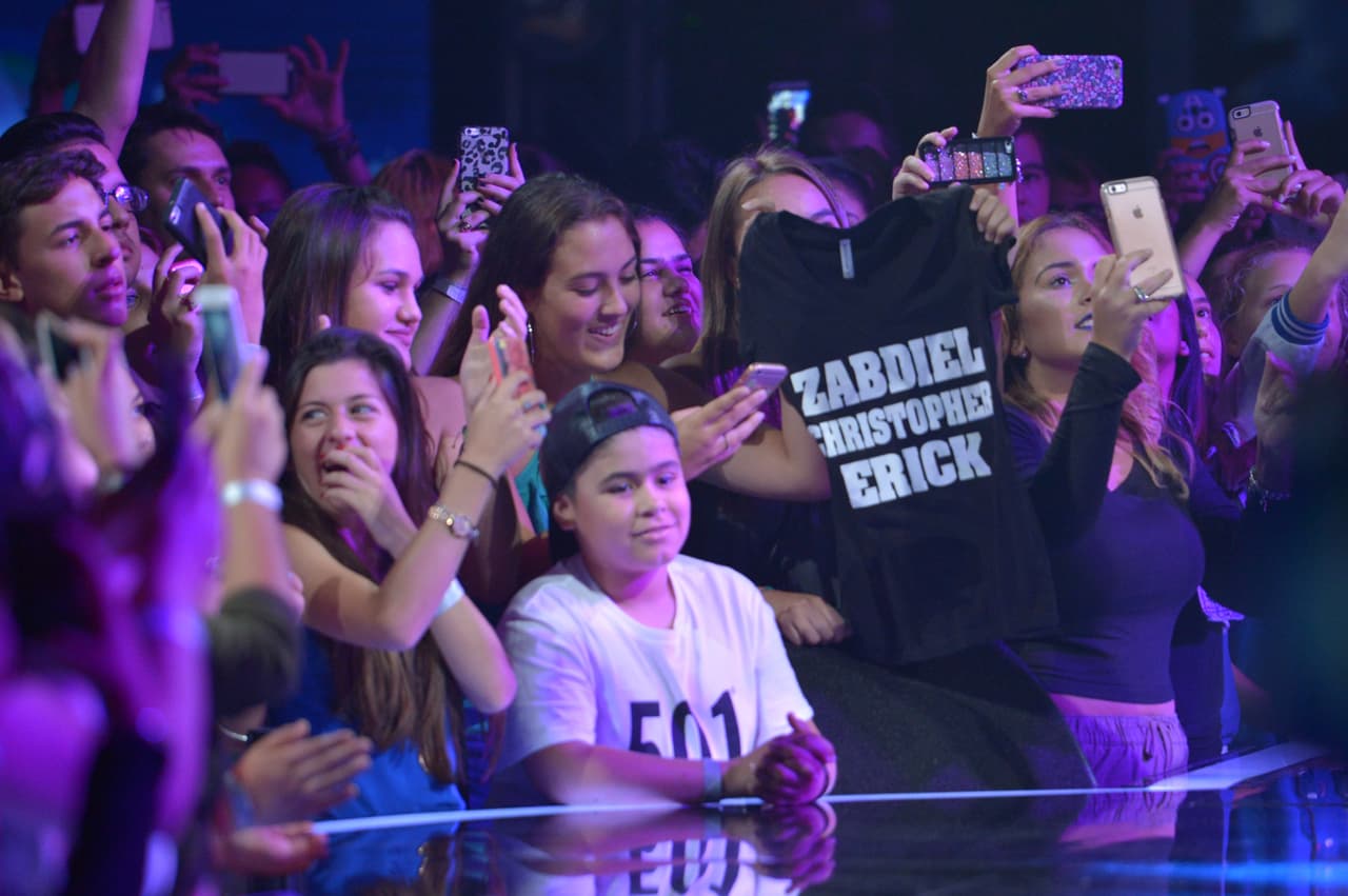 We all love CNCO! Eric, Zabdiel, Christopher, Joel y Richard cantaron sus éxitos "Tan fácil" y "Quisiera", si te perdiste la presentación
<a href="http://www.univision.com/shows/la-banda/cnco-regreso-a-la-banda-y-canto-tan-facil-y-quisiera-video" target="_blank"><b>aquí </b></a>la puedes ver una y otra vez.