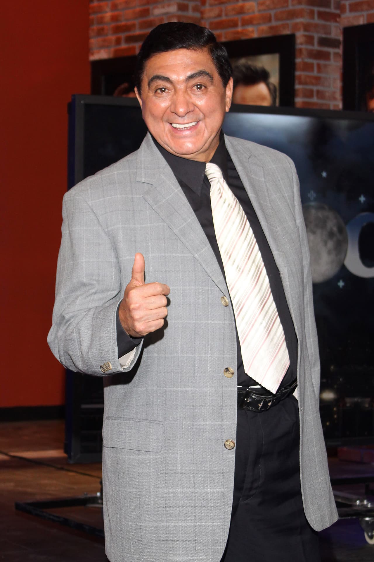 El actor y comediante 
<b>Carlos Bonavides</b> intentó entrar a Estados Unidos con visa de turista en el 2017 y le negaron el ingreso.