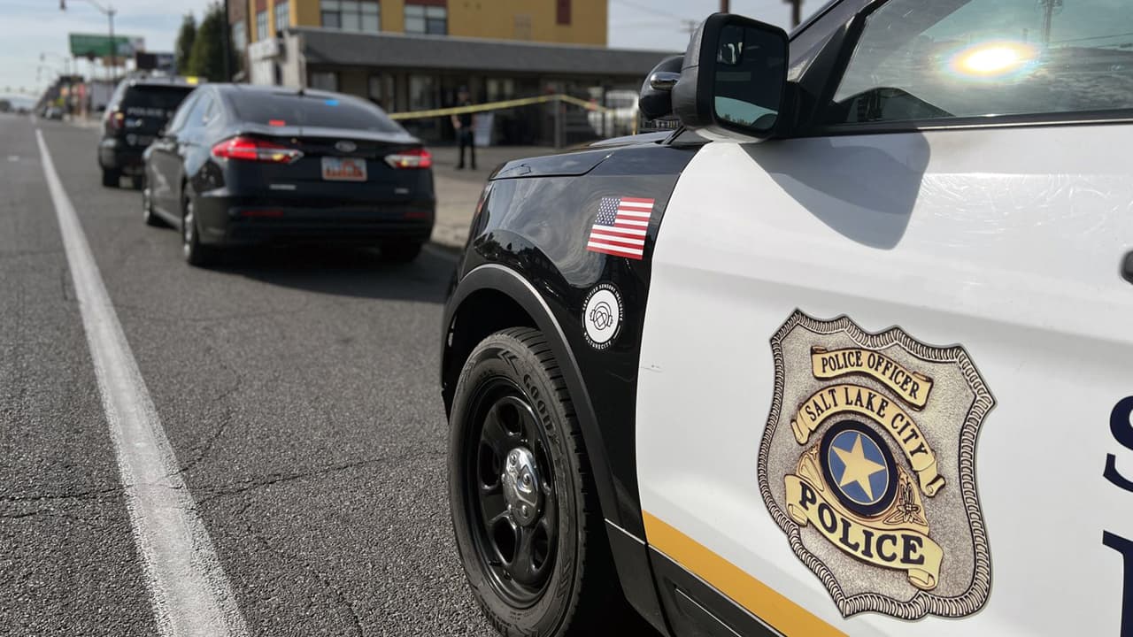 El hombre herido estaba en un estacionamiento afuera de un motel en South State Street.