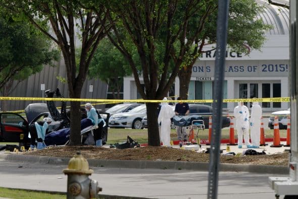 El centro cultural Curtis Culwell alberga una polémica exhibición de caricaturas del profeta Mahoma organizada por la Iniciativa de Defensa de la Libertad en Estados Unidos en respuesta a lo que considera la "violencia e intimidación" de grupos musulmanes.