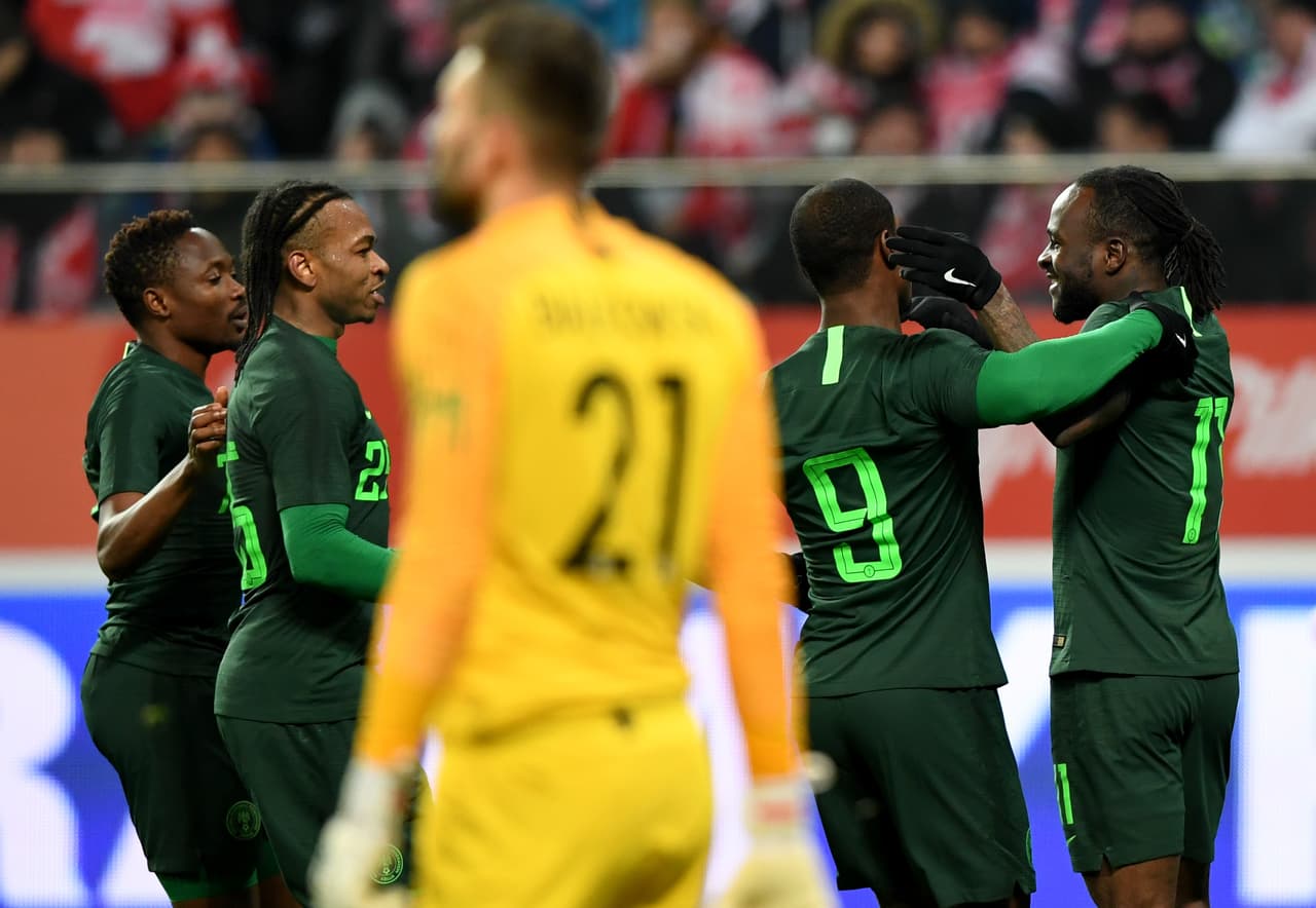 Nigeria se impuso 1-0 contra Polonia y, junto a Colombia, dio una de las sorpresas de una jornada de amistosos mundialistas llena de intensidad y de emociones.