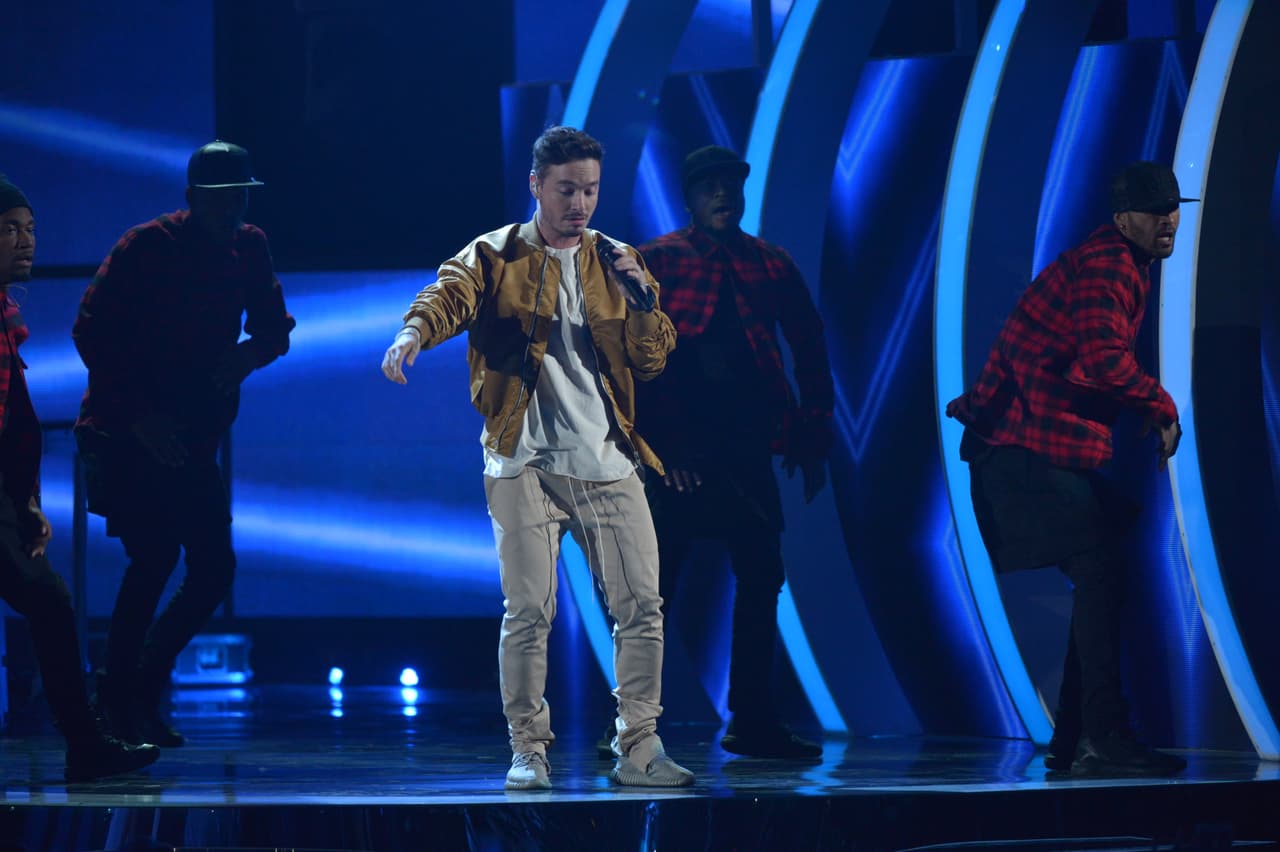 Y sus fanáticas no dejaron de ovacionarlo.