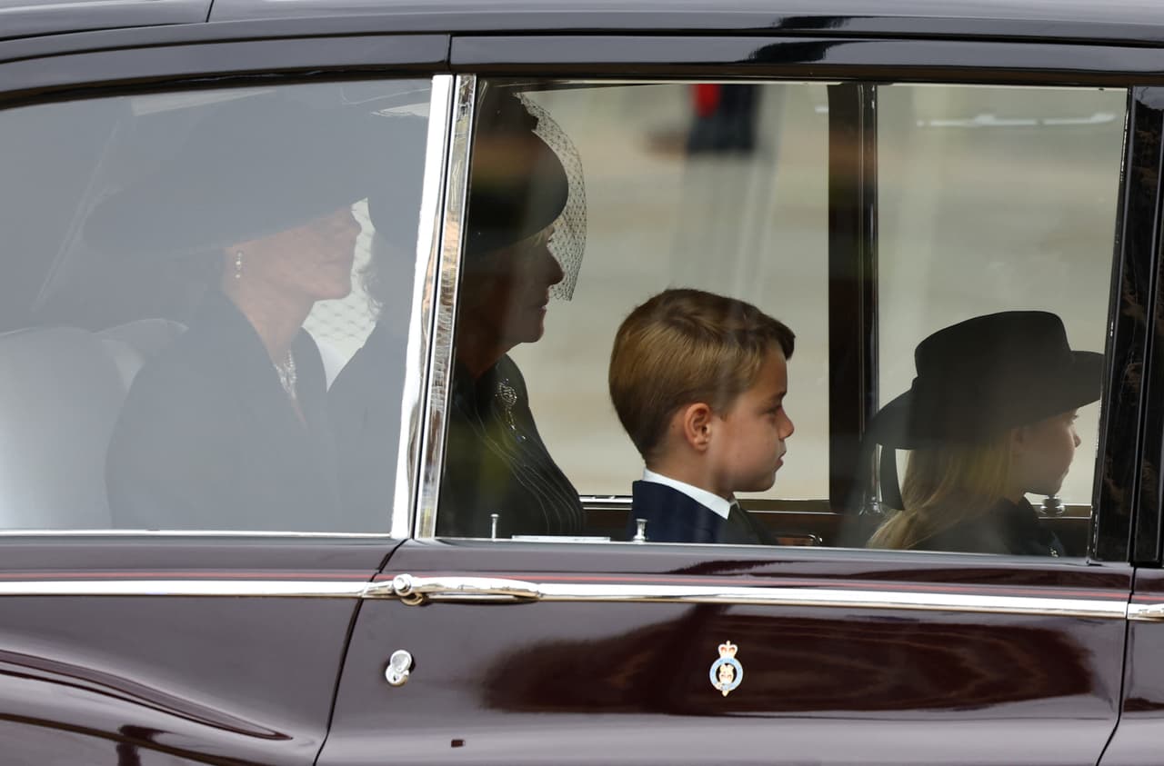 "Como padres, por supuesto, han pensado mucho sobre si sus hijos deberían acompañarlos", dijo una fuente de ese medio. 
<br>