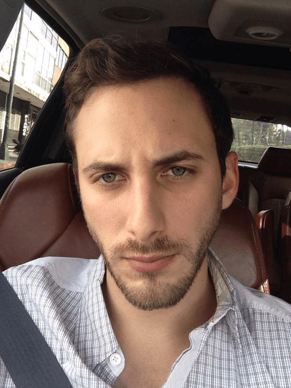 No cabe duda que es un galán de las telenovelas.