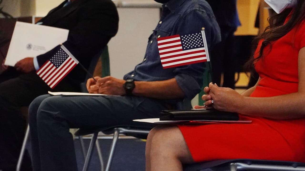 Estas son las propuestas sobre el tema de inmigración que Biden podría presentar, señala el abogado Raed González.