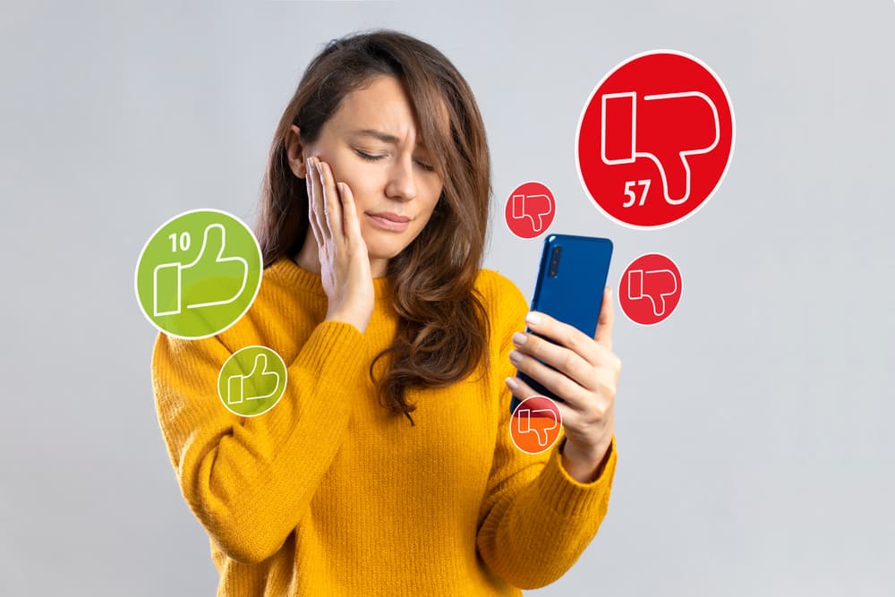 No te molestes de más si alguien está molestándote a través de los medios sociales pues tú sabrás cómo responder con clase y categoría. 
<br>