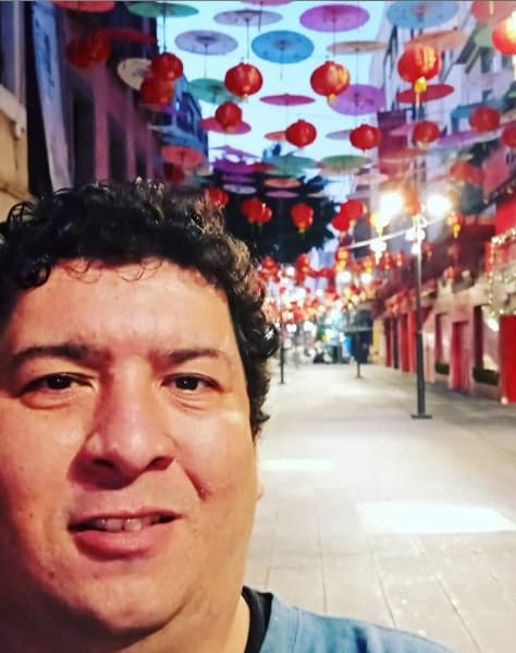 "Había todas las medidas de seguridad, se supone que sí porque tenían a sus 'stunts'. Estas escenas que regresaron a hacer eran de protección para sus caras", comentó.