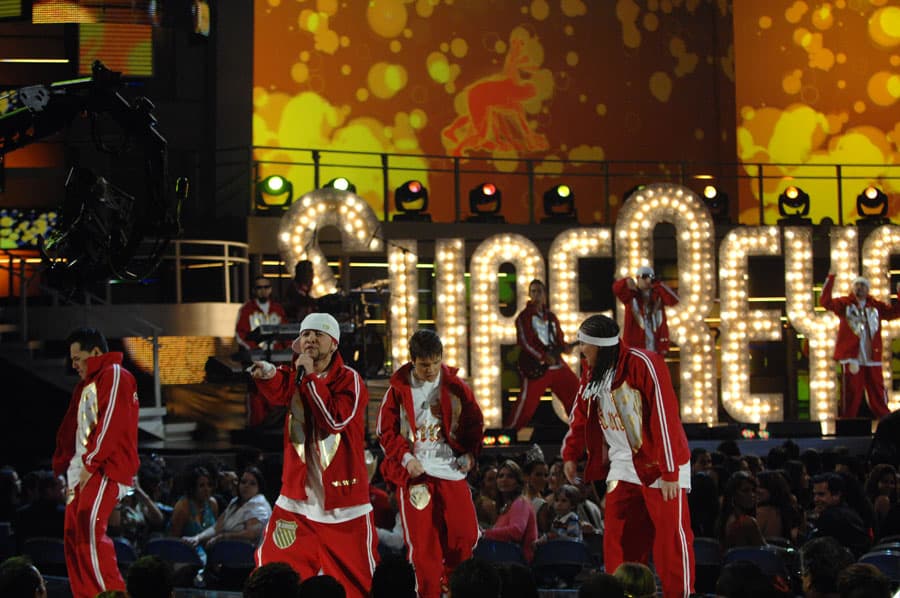 Los Súper Reyes de Cruz Reyes
<br>Año: 2008
<br>Interpretaron un cover del tema 'I Want You Back' de Los 5 de Jackson.