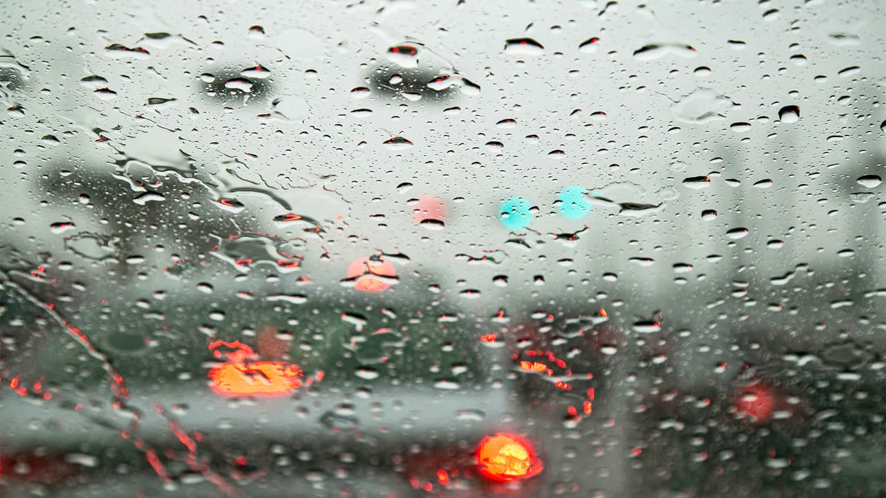 Lluvias y tormentas provocan avisos por inundación en condados del sureste de Texas