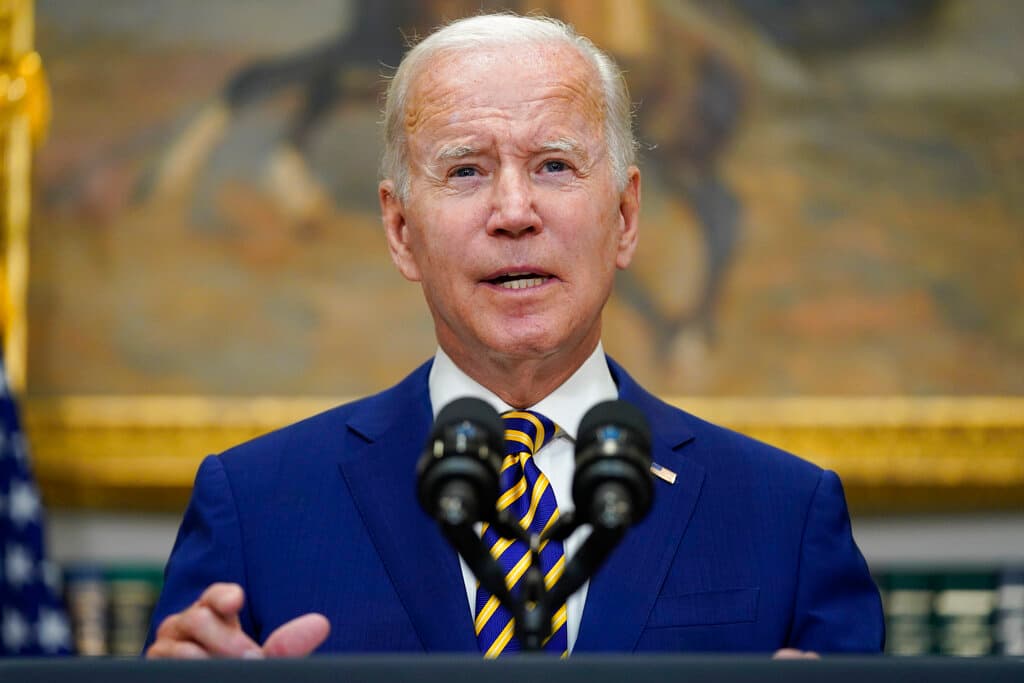 Biden cancelará hasta $20,000 en deudas estudiantiles a millones de estadounidenses