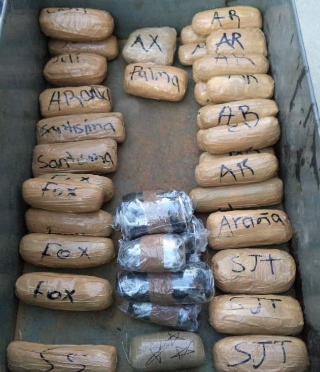 Otro hombre de 24 años de Phoenix fue descubierto con 34 libras de metanfetaminas con un valor estimado de 102,000 dólares.