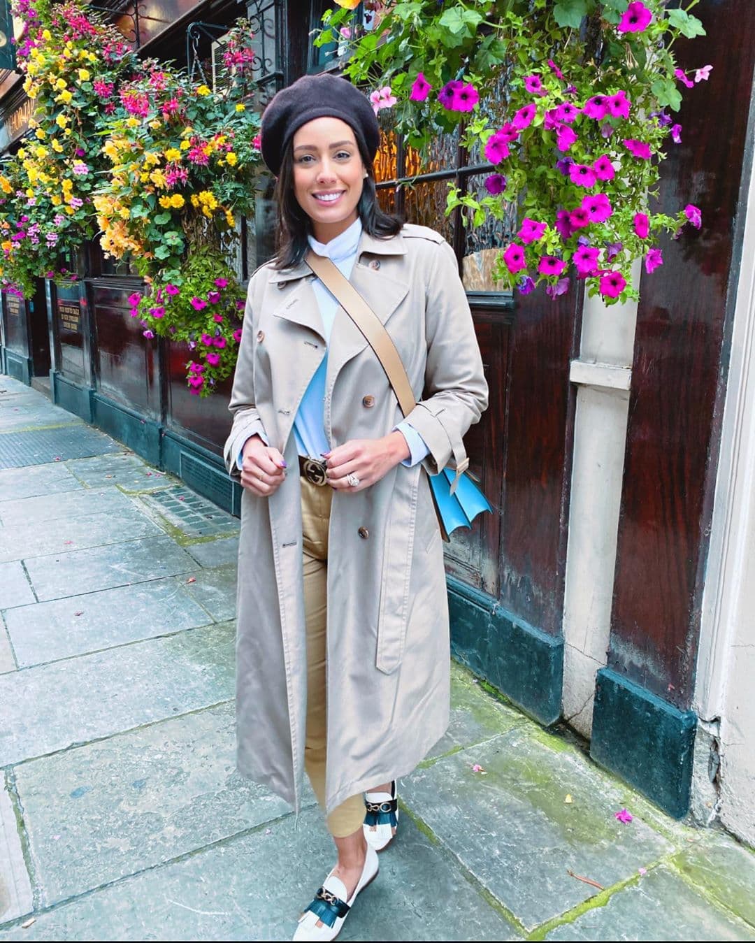 La presentadora de Gangas & Deals posó en las calles con lindos 'outfits' de otoño.