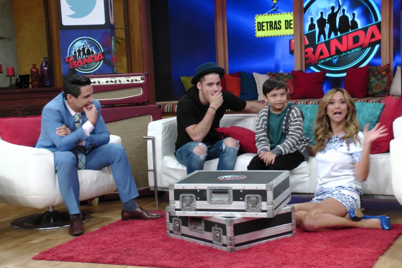 Ahora este chiquitín es responsable de entrevistar a los concursantes.