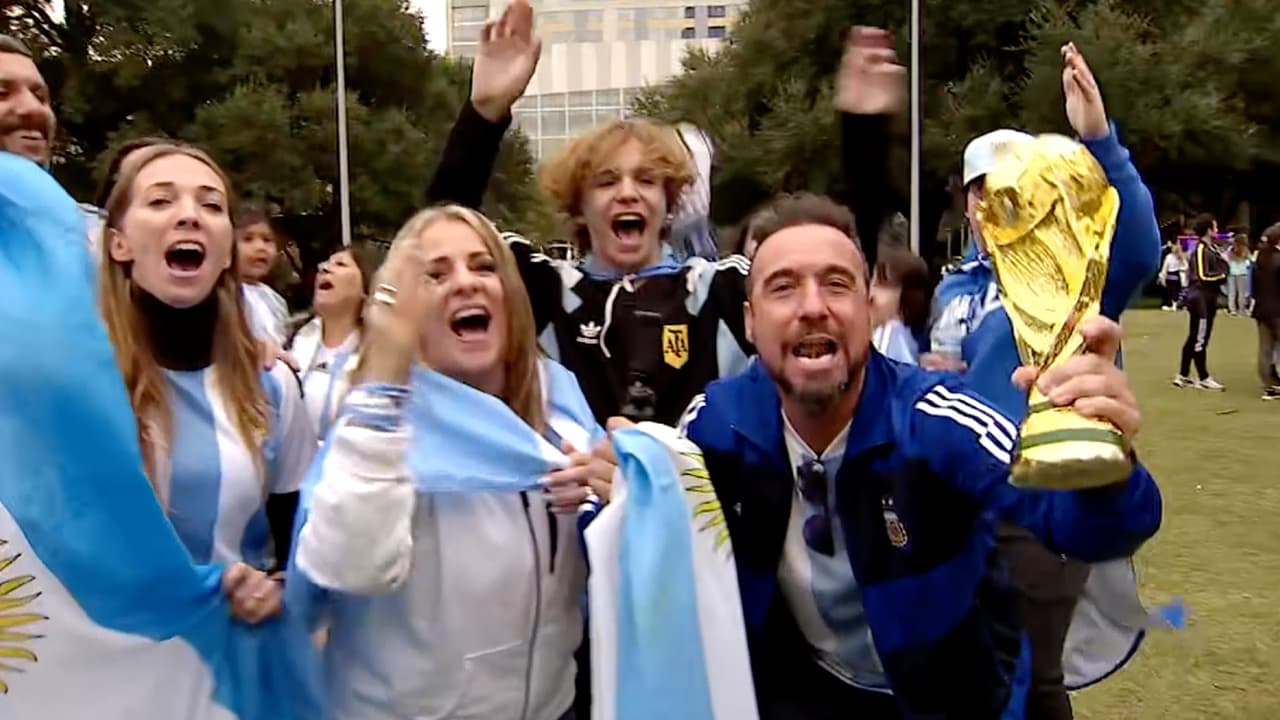 "Estamos felices, esperado este torneo, merecido Messi", dijo Martin Battiston a
<i>Univision 45</i>.