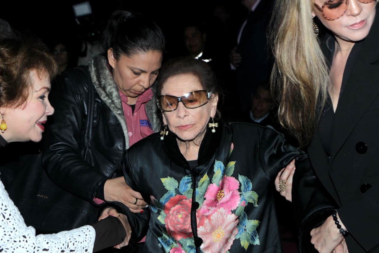 Lorena Velázquez reveló cómo es que la señora Ofelia Fuentes, mamá de Edith González, se encuentra inconsolable tras la muerte de la actriz de 54 años de edad ocurrida el pasado 13 de junio.