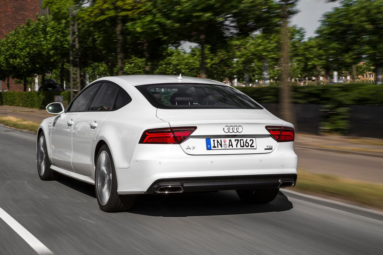 El imponente 
<b>A7 Sportback</b>, según Audi, acelera de 
<b>0 a 60 millas por hora en 5,7 segundos</b>. Su velocidad máxima ronda las 155 millas por hora. El precio del auto es de 78.000 dólares.
