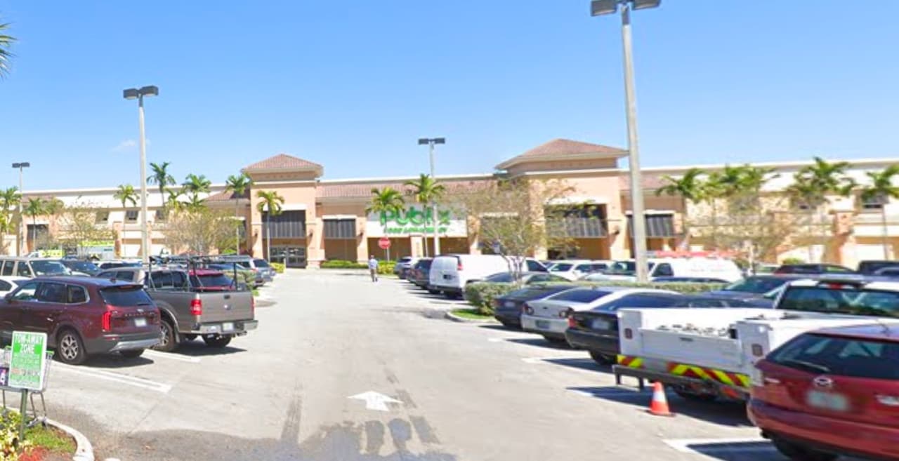 La cadena de tiendas también informó que dispondrá de avisos en las entradas, que indicarán a los clientes esta nueva medida. Así mismo, harán avisos dentro de los supermercados.