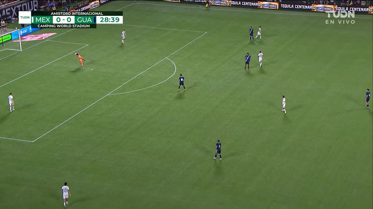 ¡TIRO ATAJADO! disparo por Andres Lezcano Montero.