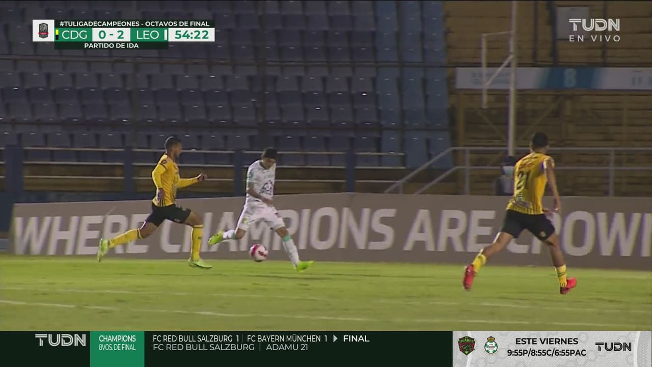 ¡Deja ir el tercero! Omar Fernández tenía para fusilar, pero no definió