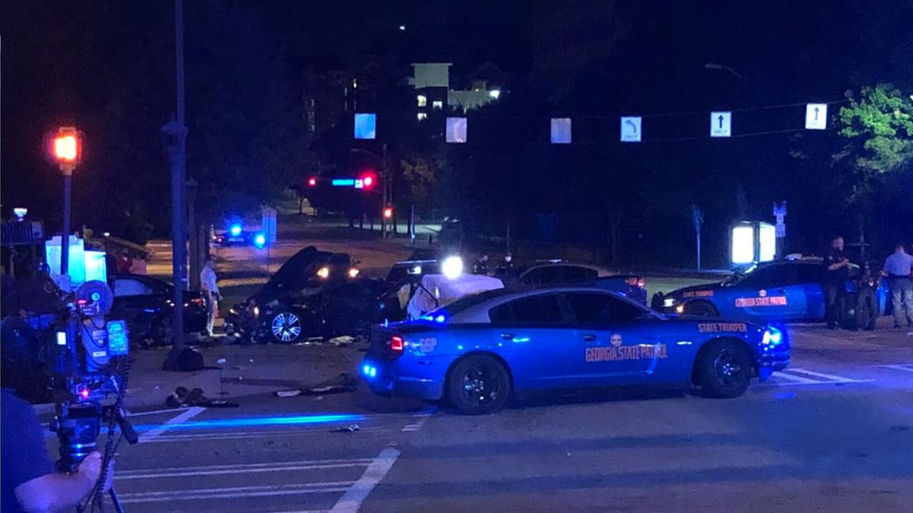 El informe indica que el conductor se negó a detenerse y en su lugar condujo al policía en una breve persecución que terminó en la calle 10.