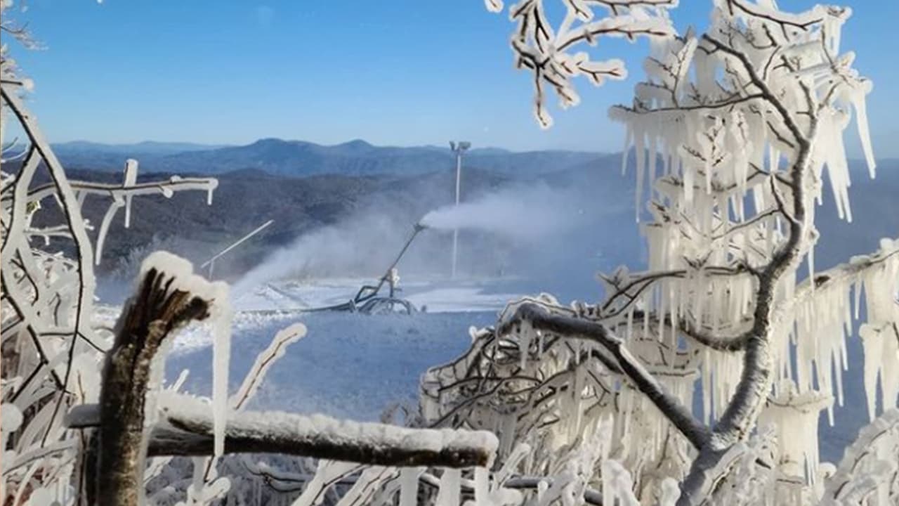 Así inicia la fabricación de nieve en las montañas de Carolina del Norte