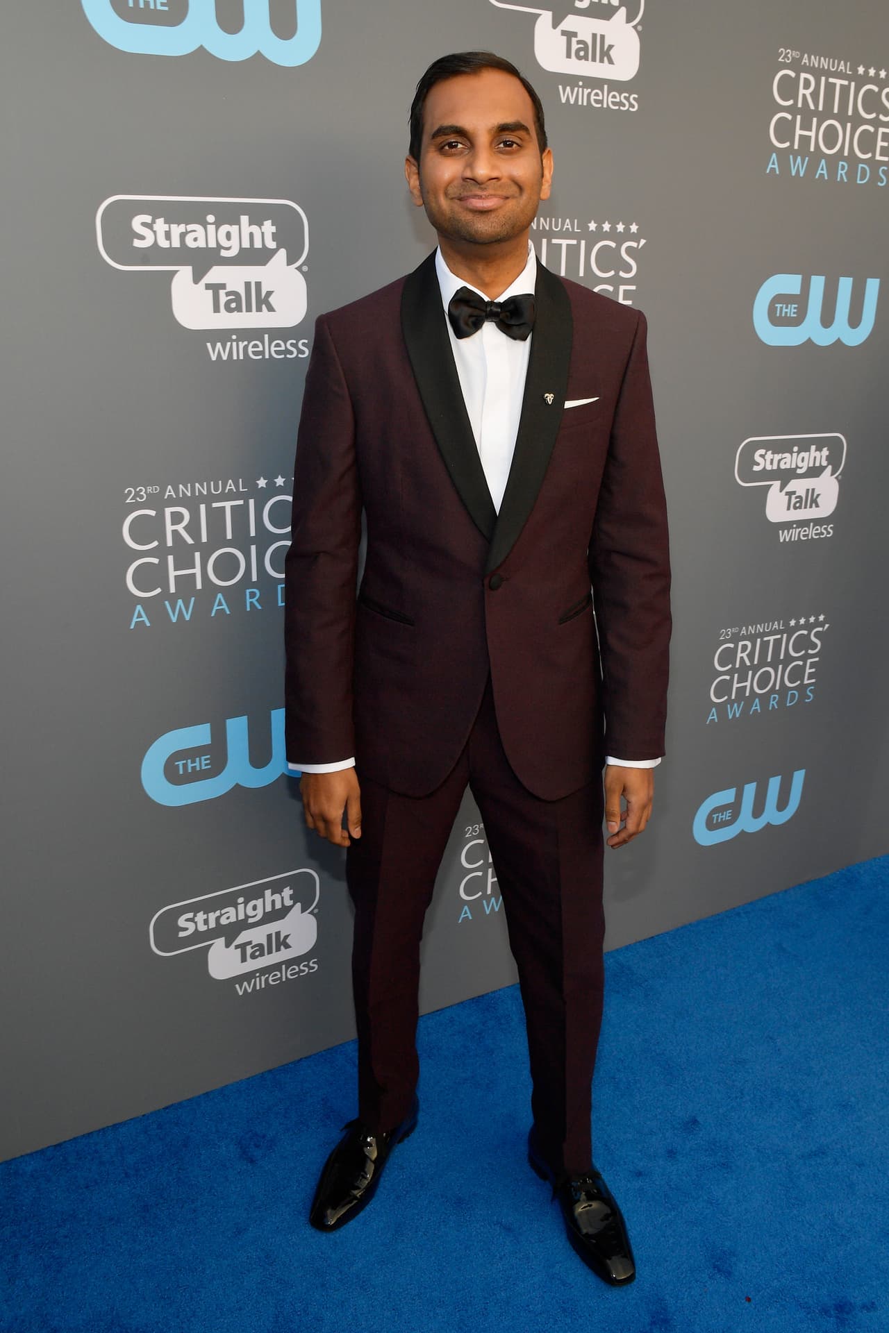 El actor y comediante Aziz Ansari, nominado de esta noche a Mejor Actor de Comedia por la serie 'The Master of None', no dejó de sonreír ante las cámaras.