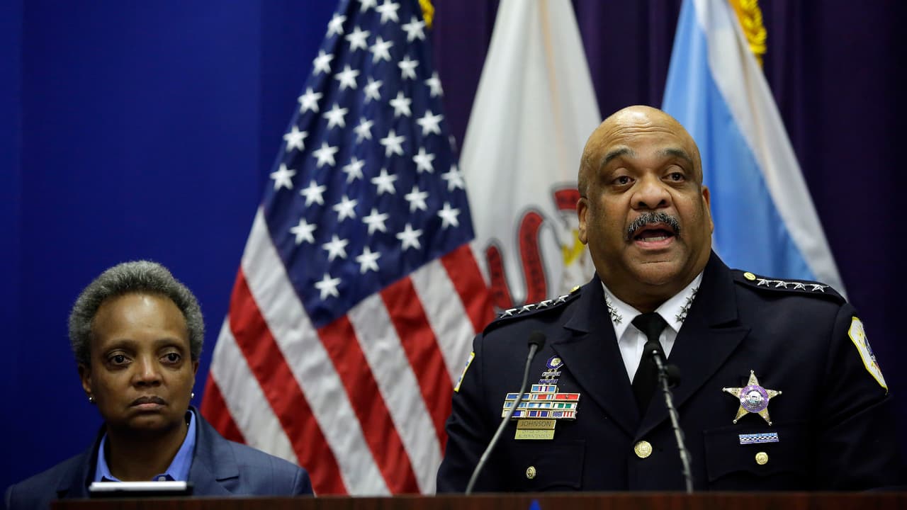 "Johnson me mintió intencionalmente": Alcaldesa de Chicago despide al superintendente de la policía