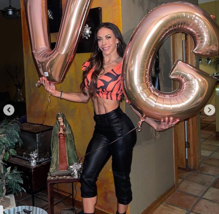 "(Yo) ya sabía que se estaba preparando y la veía en esos días de cómo estaba superaplicada, con dieta, con sus entrenamientos. Vi todo su desarrollo y obviamente
<b> <a href="https://www.univision.com/famosos/vanessa-guzman-alto-perdio-femenina-fotos" target="_blank">le mandaba sus mensajes</a></b>", platicó el actor. 
<br>