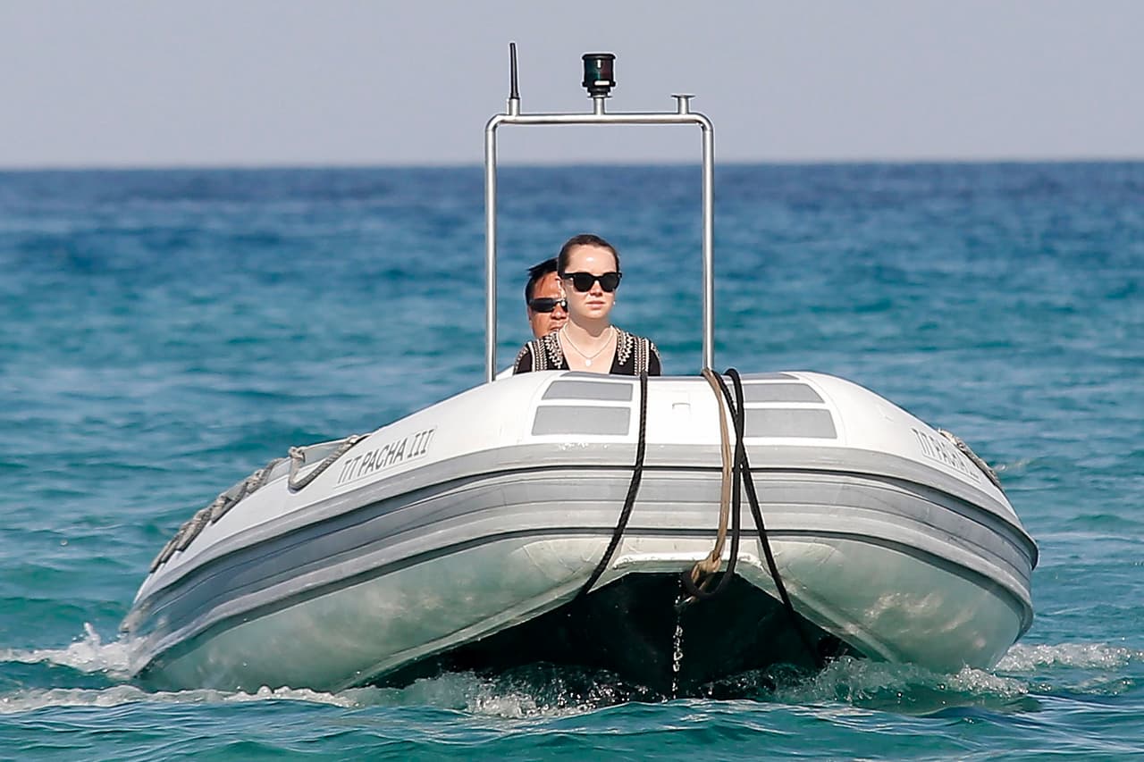 <b>Alexandra De Hanovre</b>, hija de Ernesto Augusto V y de su segunda esposa, la princesa Carolina de Mónaco, es otra de las celebridades que fue captada recientemente disfrutando del mar europeo.