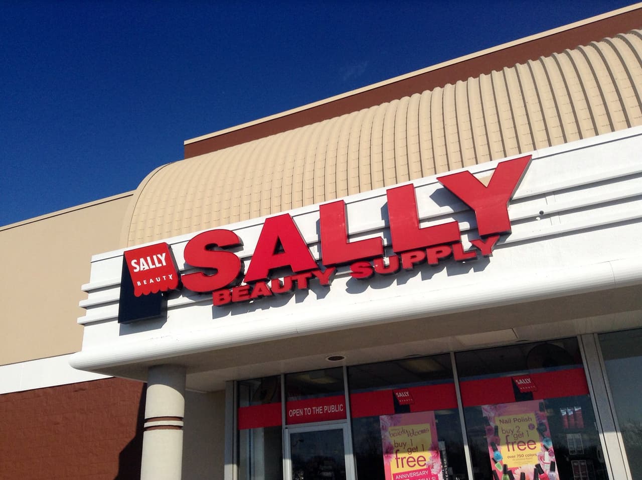 <h3 class="cms-H3-H3">19. Trabajadores en el sector de cosméticos y productos de belleza</h3>
<br>
<br>⚒️ Incremento en el salario por hora en el último año: +14.1%
<br>
<br>⚒️ Salario por hora promedio, agosto de 2022: $23.78
<br>
<br>⚒️ Salario por hora promedio, agosto de 2021: $20.84
<br>