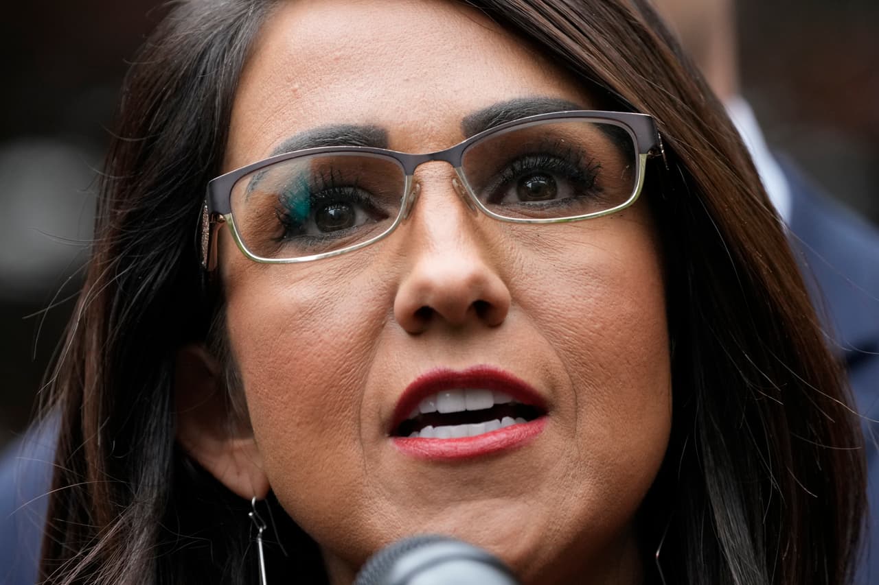 La representante republicana por Colorado, Lauren Boebert, cerca del Tribunal de Manhattan durante el juicio a Donald Trump.