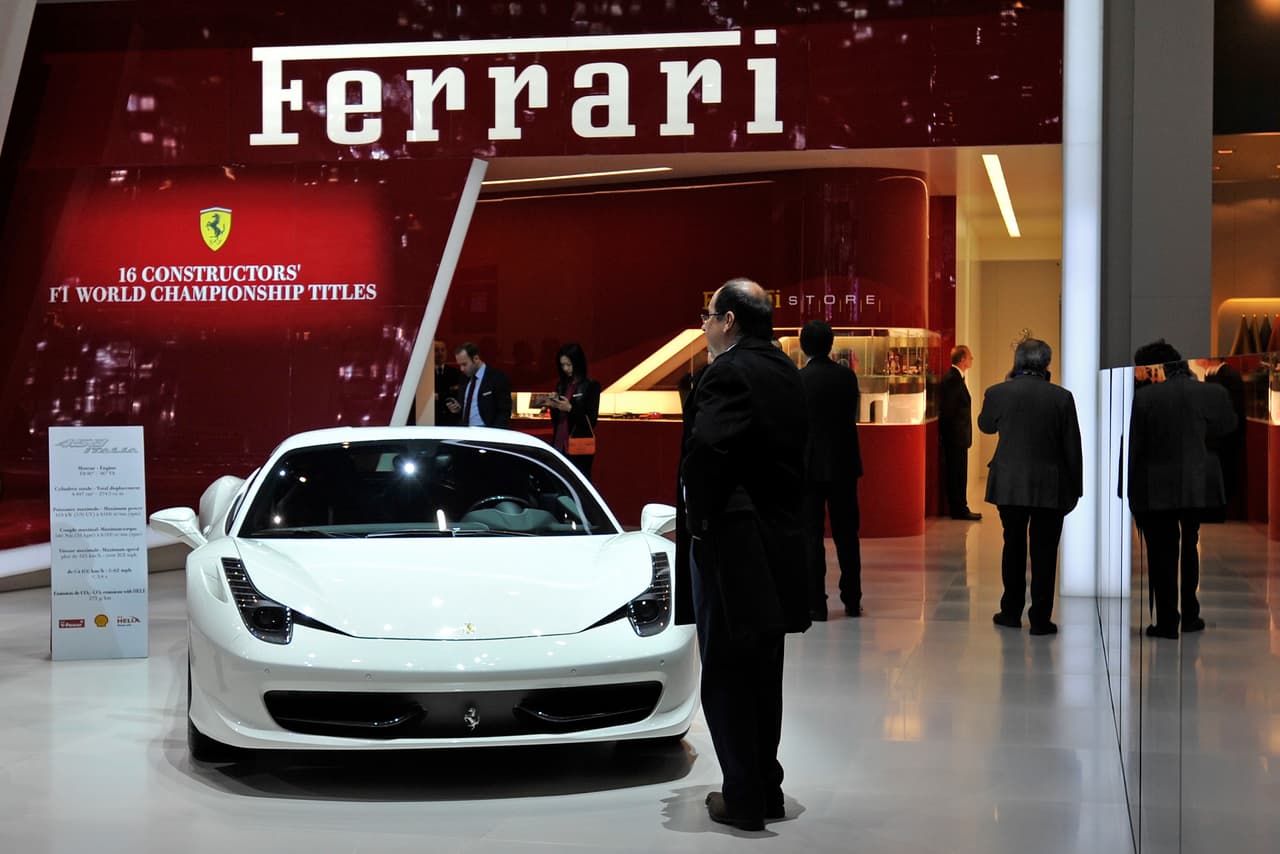 Este Ferrari 458 es el modelo que representa a la marca italiana en el mundo del deporte en las categorías de Gran Turismo. Posee un poderoso motor V8 de 4.5 litros, que produce más de 570 caballos de fuerza.