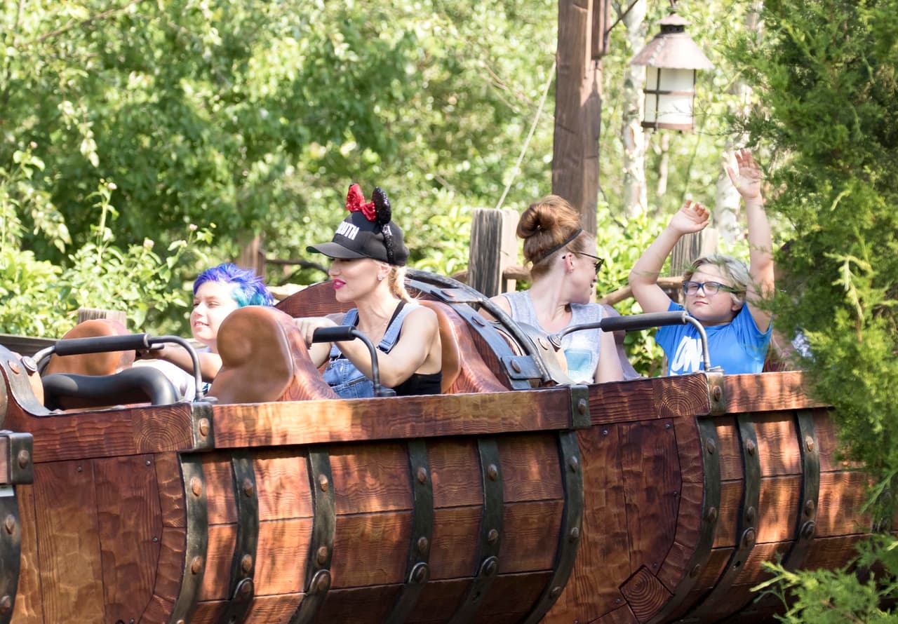 Gwen no se quitó las orejitas.